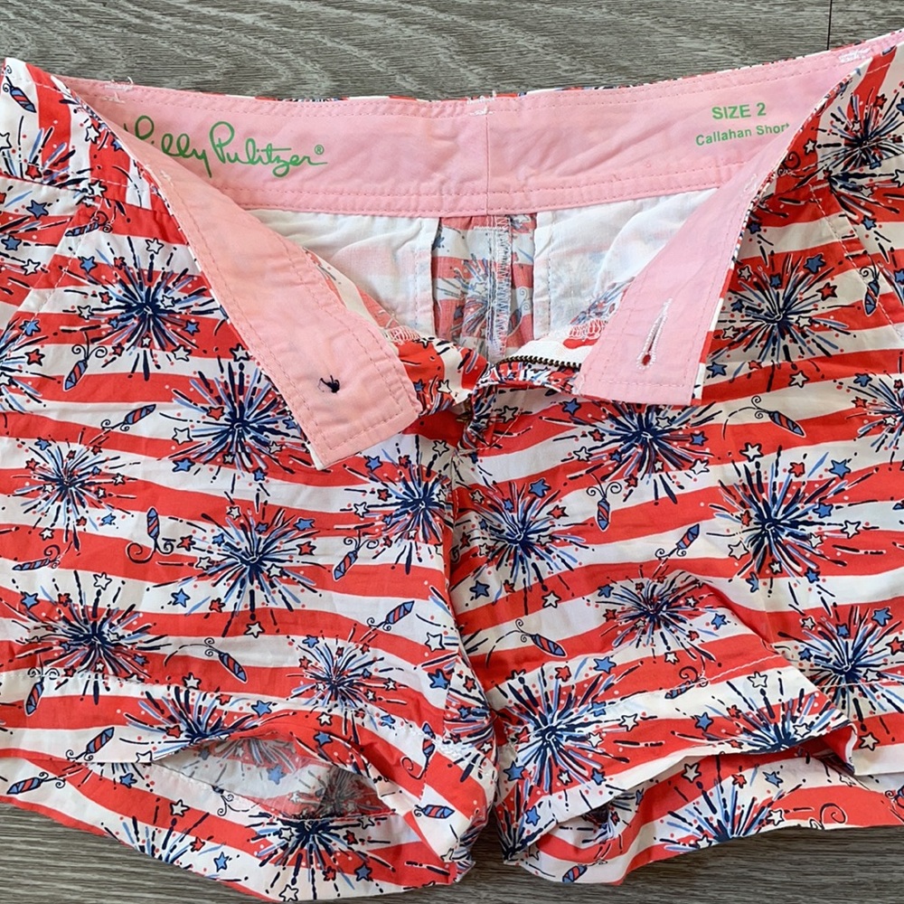 RARE⭐️🇺🇸EUC Lilly Pulitzer She’s A Firecracker Shorts, 2 - Picture 4 of 6